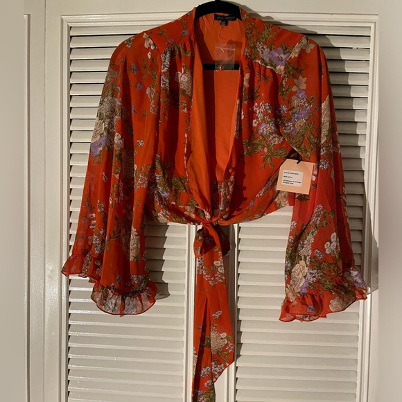 NWT SMAK PARLOUR WOMEN'S FLORAL PRINT CROP TOP SIZE 6-8 - Picture 3 of 3